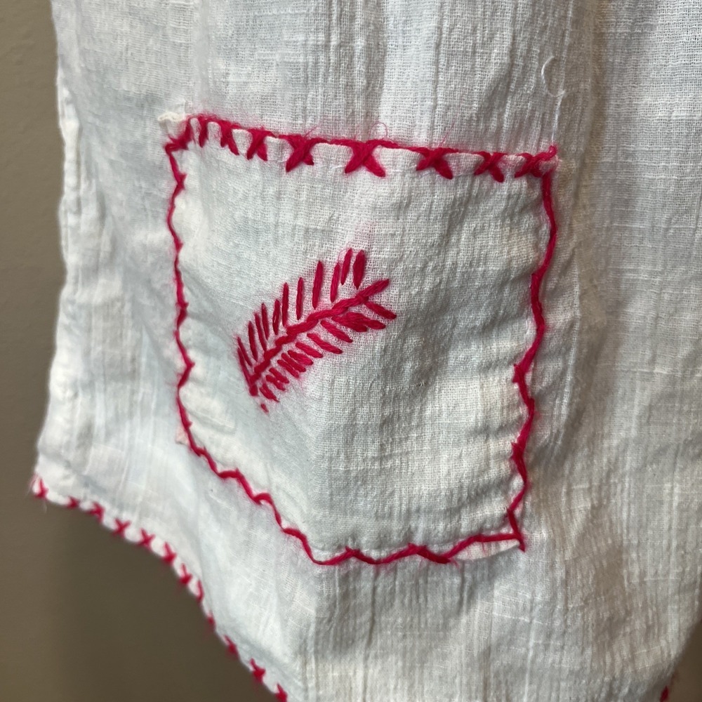 Vintage Hand-Embroidered Girls XL Linen Shirt Hispanic Gauzy Pockets Pink White - Picture 4 of 7